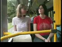 彼女の妹は猫の中で彼女の兄弟を見つけ、彼女と私の母を助けることに決めました エロ 動画 女の子 専用