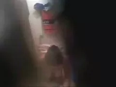 大きな男は、バルコニーにロシアの腹を示して じょせい の ため の あだると どう が