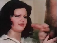 私はボックスから、はげ老人を飲み込んで、チューブ爆弾に飛び降りました。 無料 女性 の 為 の エロ 動画