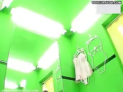 私は彼の手と足を肛門で私のガールフレンドを植え、最終的に私はロシアを満たしました 女性 が 見る 無料 アダルト