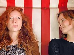 お母さんと娘はサンタを取り、愛を作る 女の子 向け sex 動画