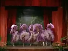 彼女の黒髪の美しさは美しく、楽しいようです 無料 動画 アダルト 女性 向け